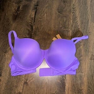 NWT Skims t shirt bra